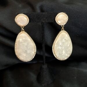 #74. NWOT Baubelbar Mother Of Pearl Stone Earrings
